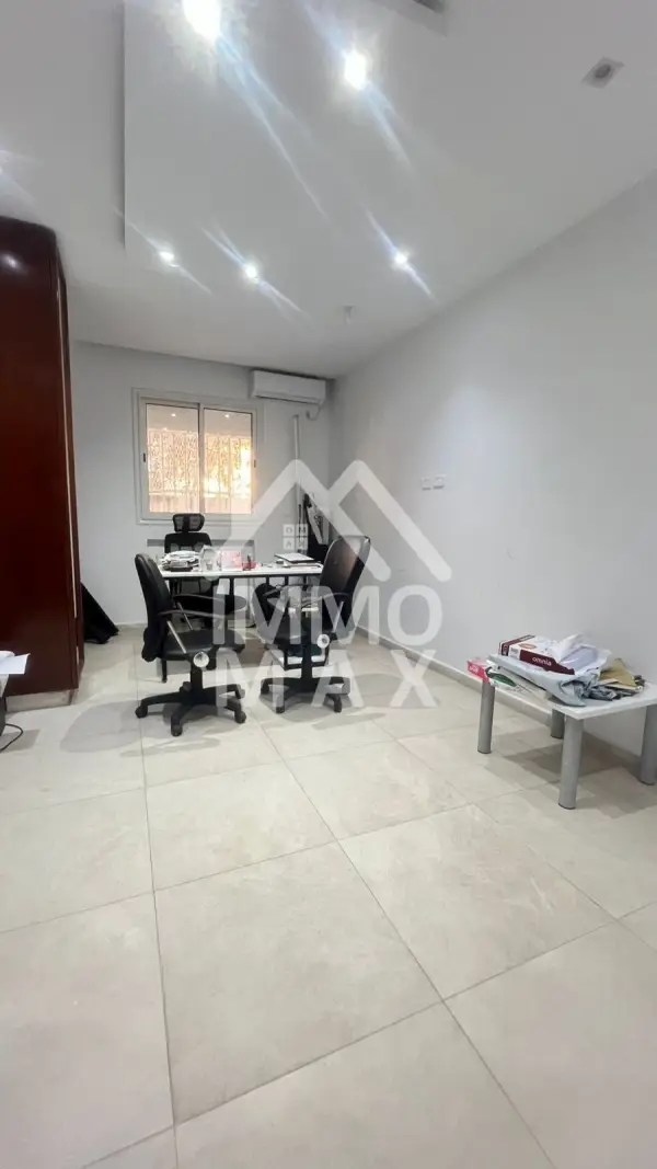 un RDC de villa a usage bureautique