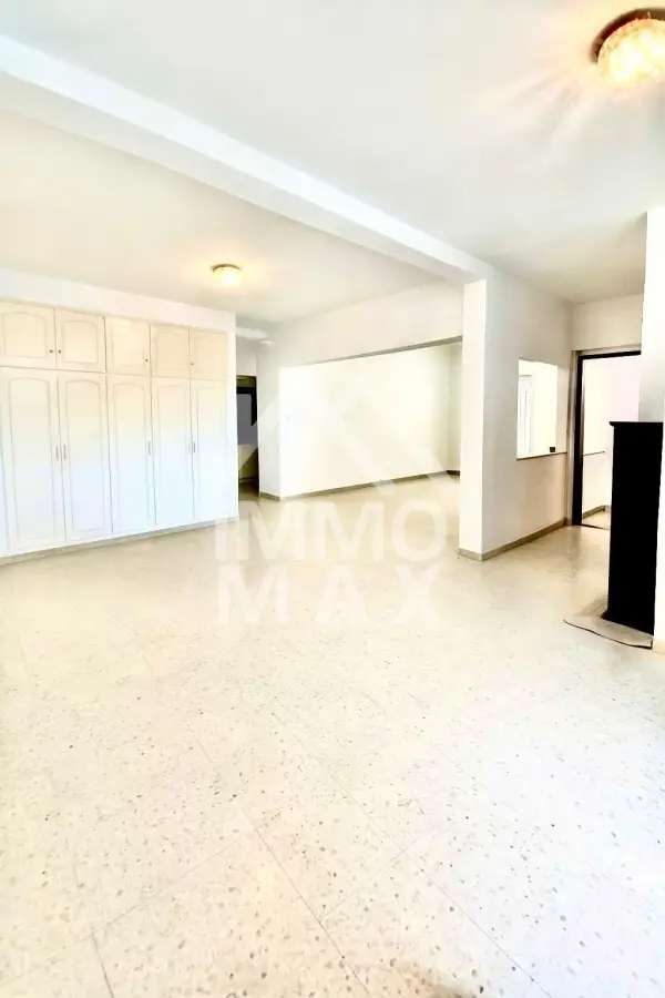 A louer un ETAGE DE VILLA s+4 à ennaser 2