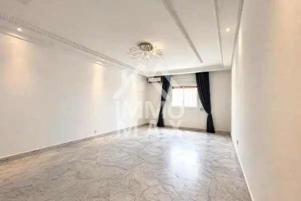 A VENDRE UN APPARTEMENT S+3 A EL MENZAH 7 BIS