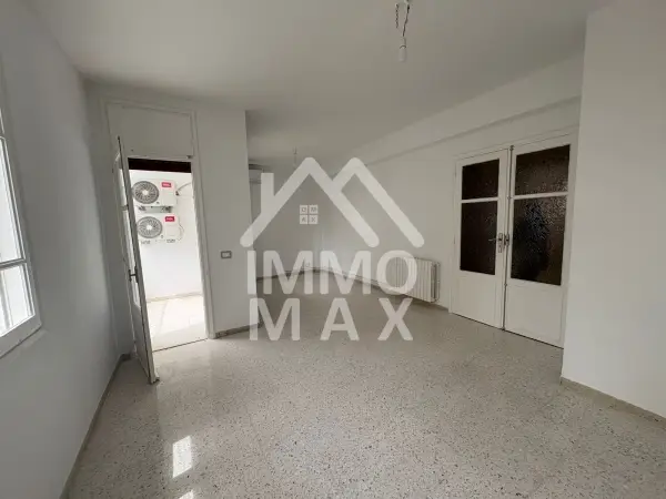 A vendre un appartement s+3 à el manar 2