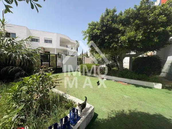 A louer en exclusivité une villa à usage commercial à el menzah 6