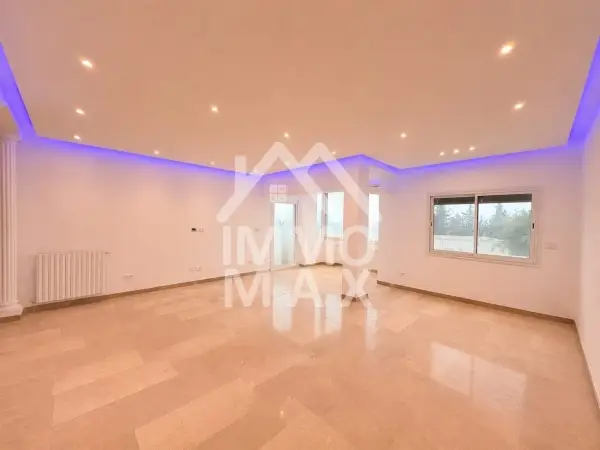 A vendre un appartement s+3 au 1er étage avec ascenseur