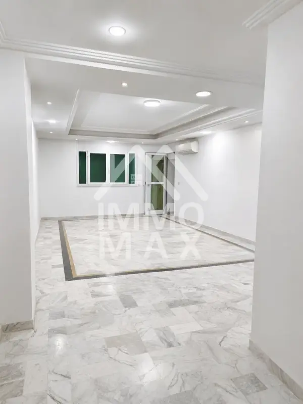 A louer un appartement s+4 au 2éme etage à El Menzah 7 bis