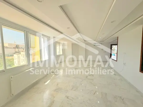 À LOUER – ÉTAGE DE VILLA S+3 À ENNASR 2