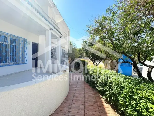 A vendre une villa à usage commercial à El Menzah 5