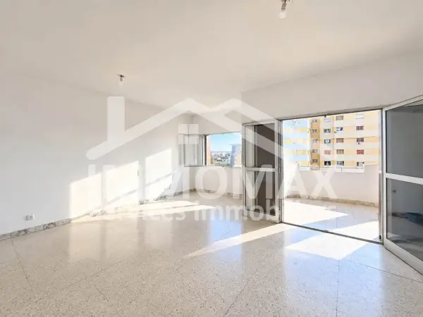 À LOUER UN APPARTEMENT S+3 à El Menzah 6